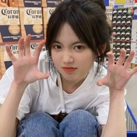 很纯很高级的甜美精选微信头像 我见众生皆草木唯你是青山