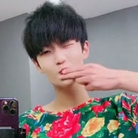 呆萌爱美食个人百科资料与简介